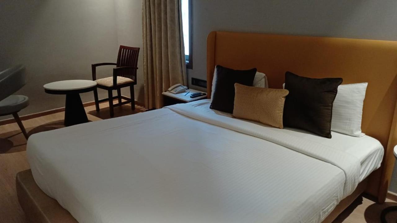 Hotel Hindusthan International, Bhubaneswar Eksteriør billede