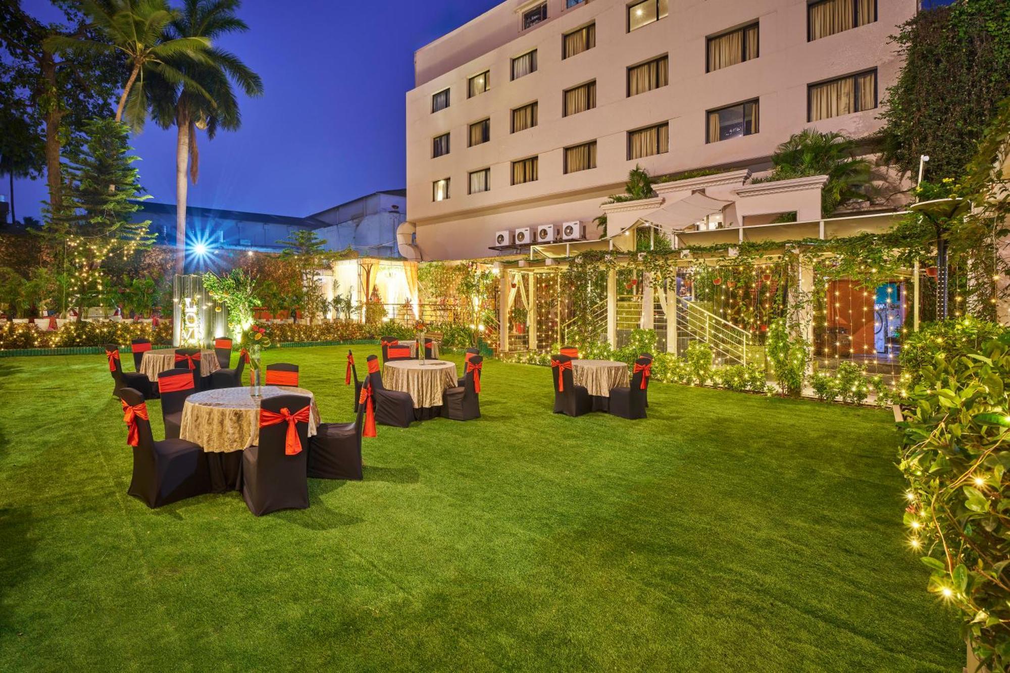 Hotel Hindusthan International, Bhubaneswar Eksteriør billede