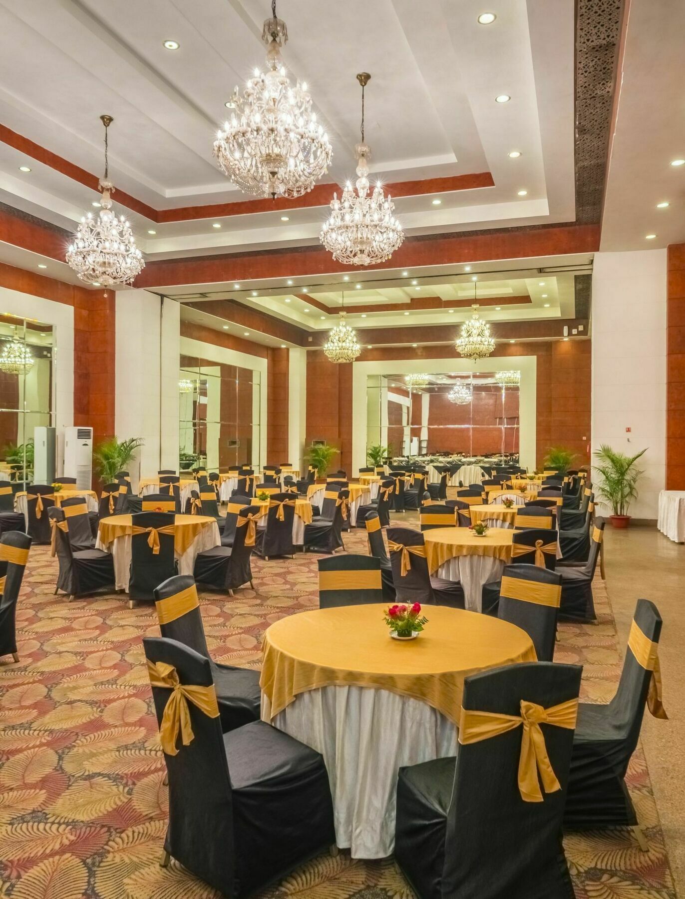 Hotel Hindusthan International, Bhubaneswar Eksteriør billede